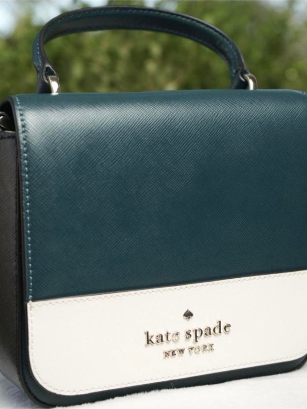Kate Spade Staci Two-Tone Trunk Crossbody in Moss Green and Cream - Picture 2 of 3